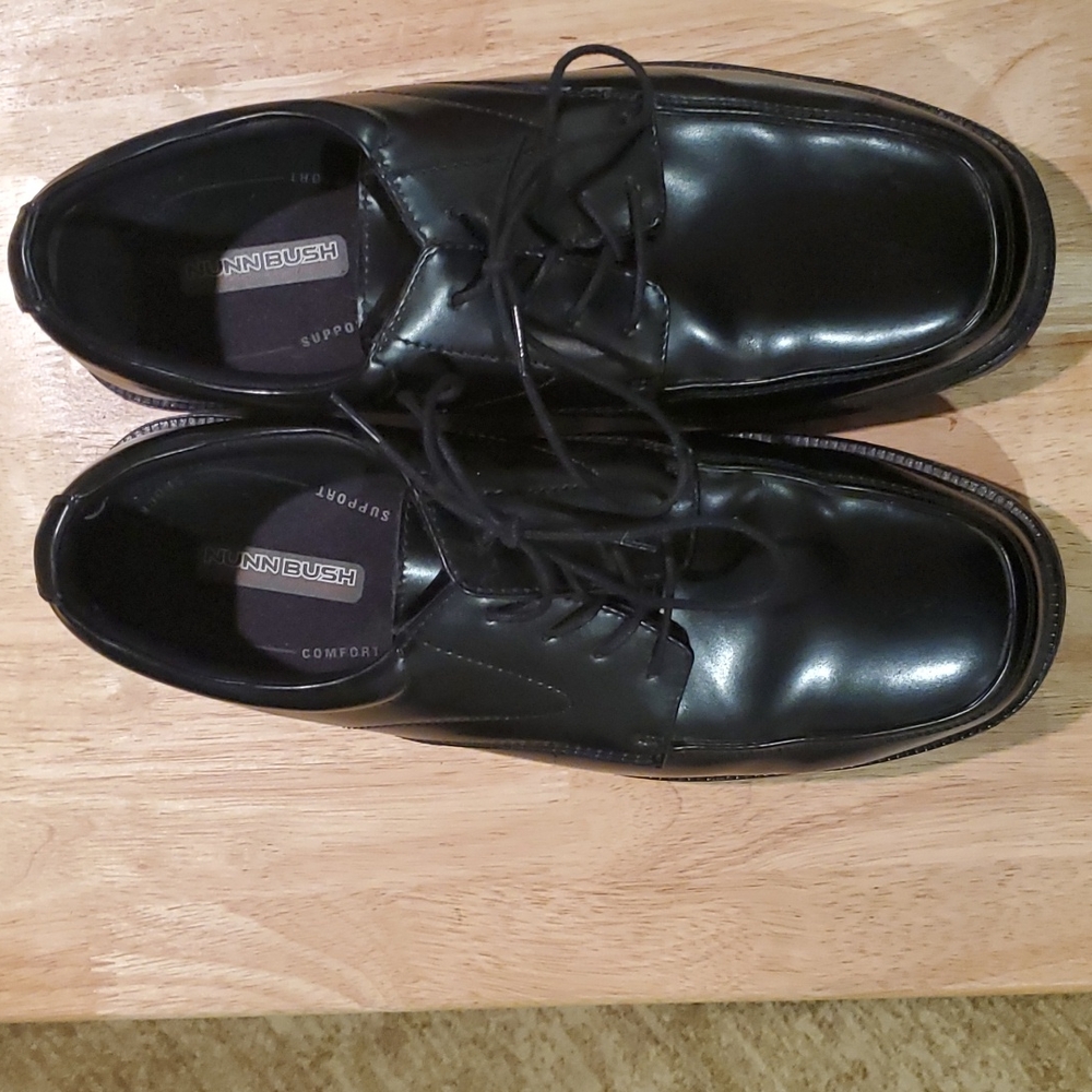 Nunn Bush MEN'S size 11 Black Loafers
